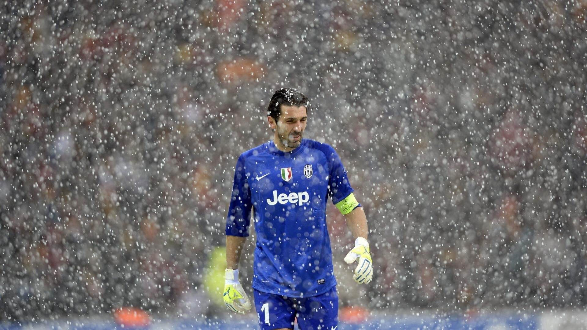 史上最“恐怖”的防守瞬间：蒂伊在对抗重量级大个子时，完美封堵！